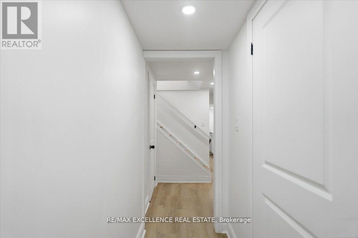 627 UPPER SHERMAN AVENUE - Image 27