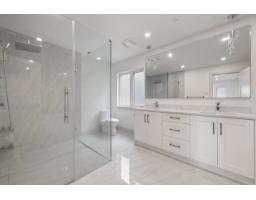 952 Parker Street, White Rock, BC V4B4R4 Photo 27