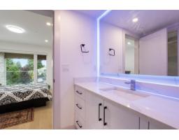 952 Parker Street, White Rock, BC V4B4R4 Photo 18