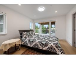 952 Parker Street, White Rock, BC V4B4R4 Photo 19