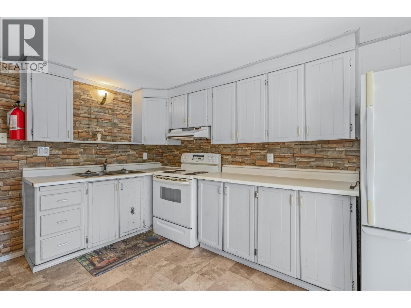 #39 8680 CASTLE ROAD - Image 13