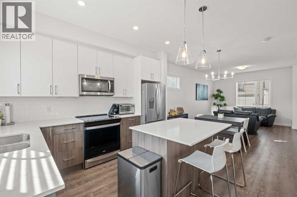 #108 75 Evanscrest Common NW - 10