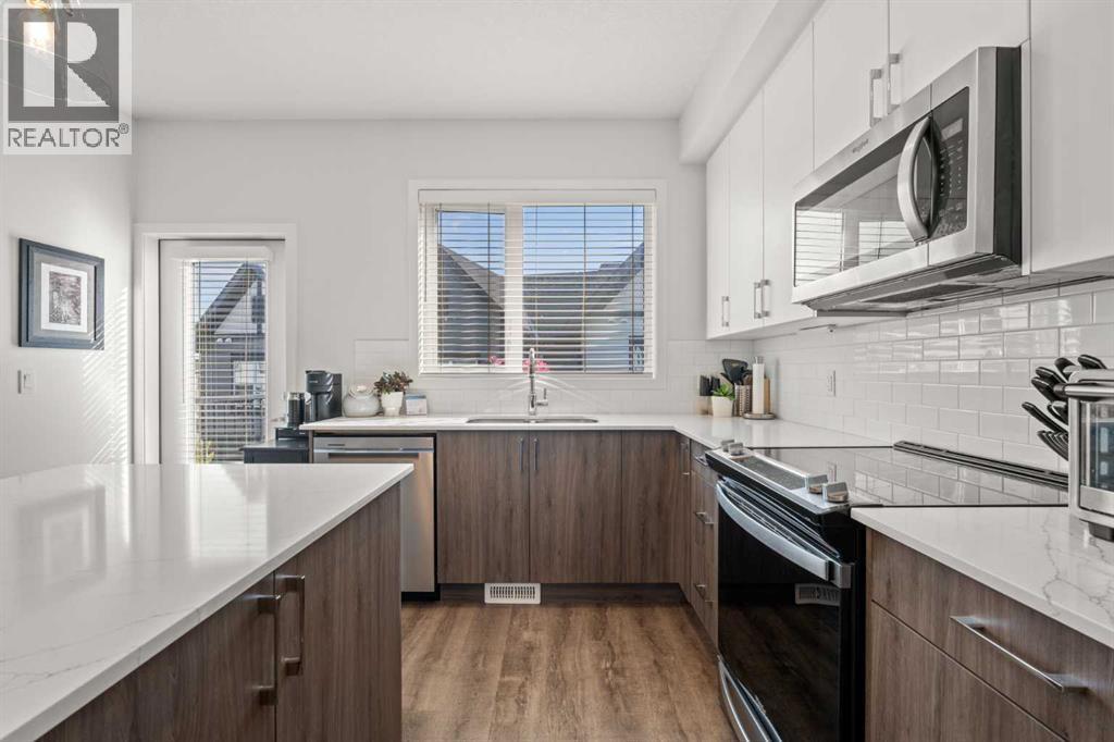 #108 75 Evanscrest Common NW - 13