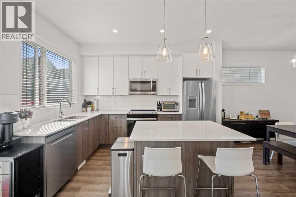 #108 75 Evanscrest Common NW - 14