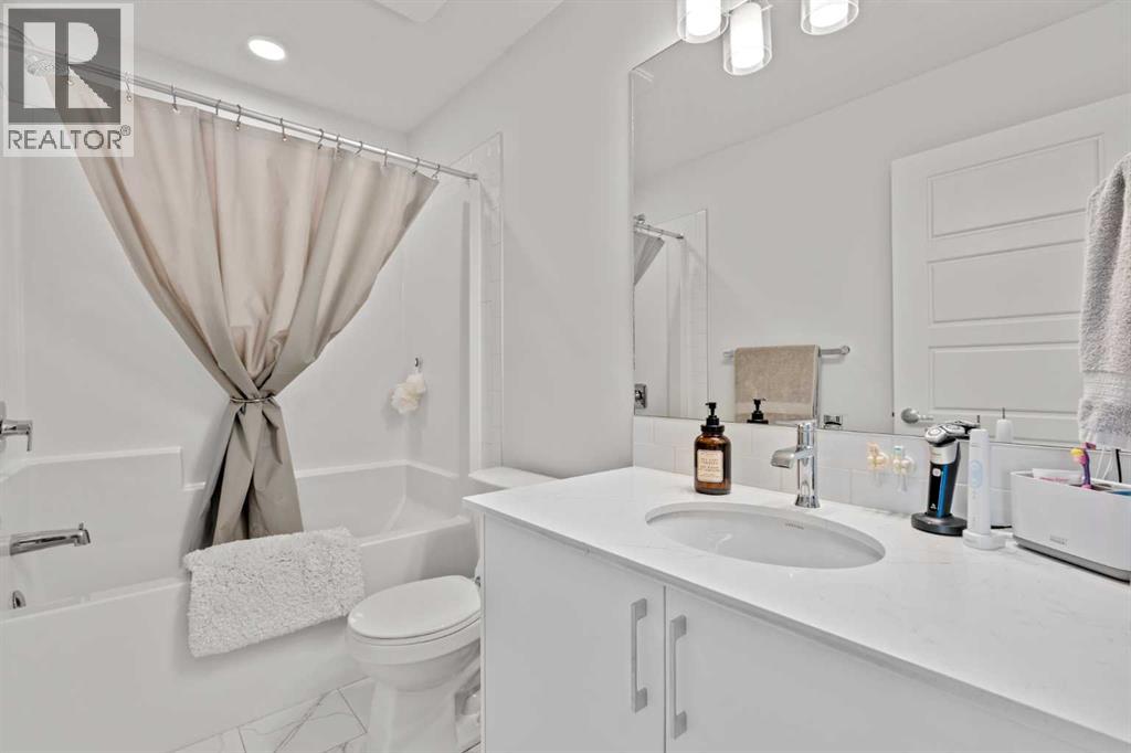 #108 75 Evanscrest Common NW - 28