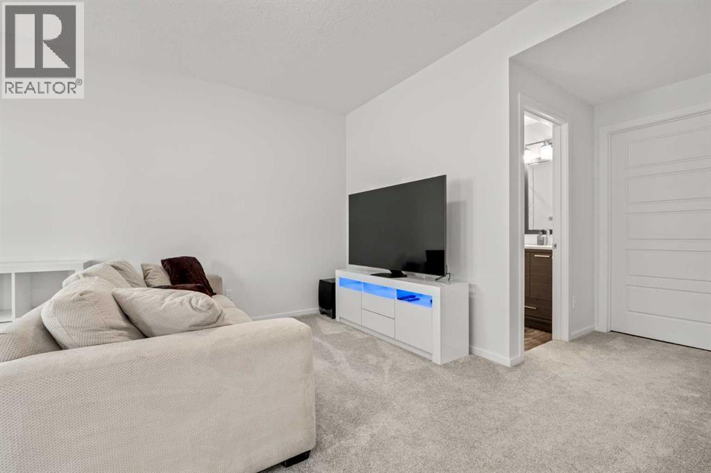 #108 75 Evanscrest Common NW - 34
