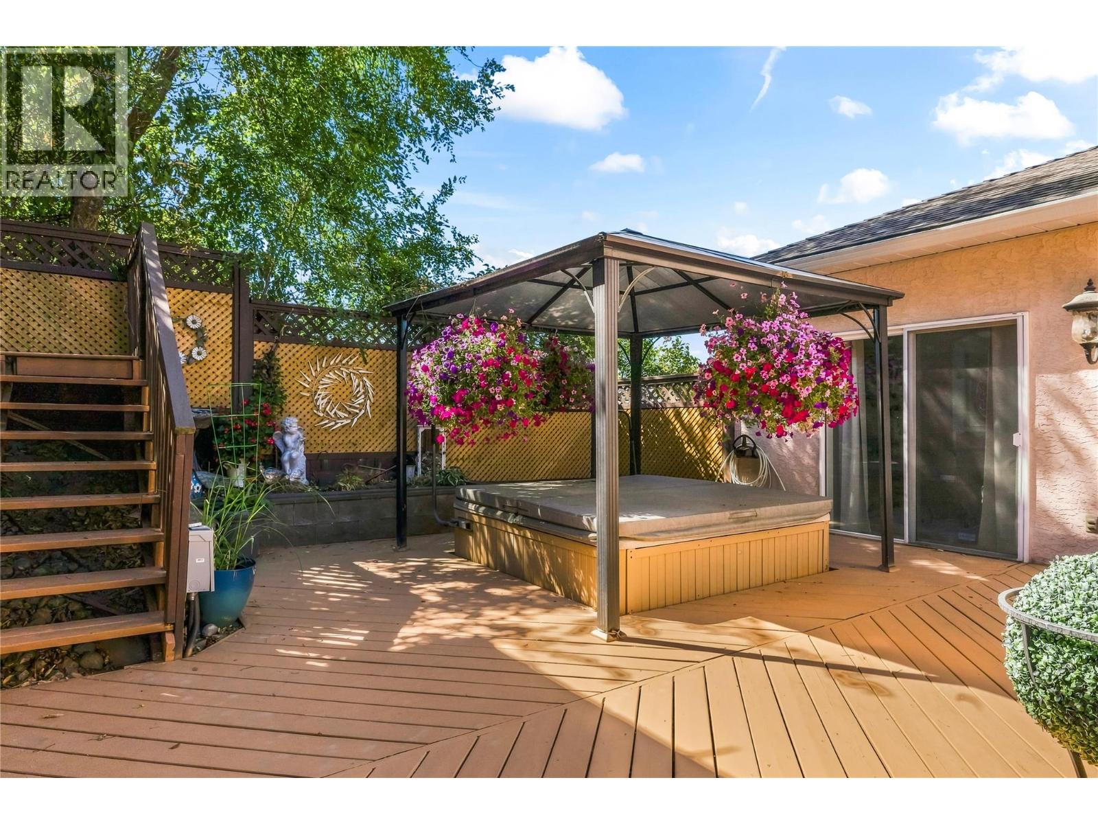  825 Toovey Road, Kelowna