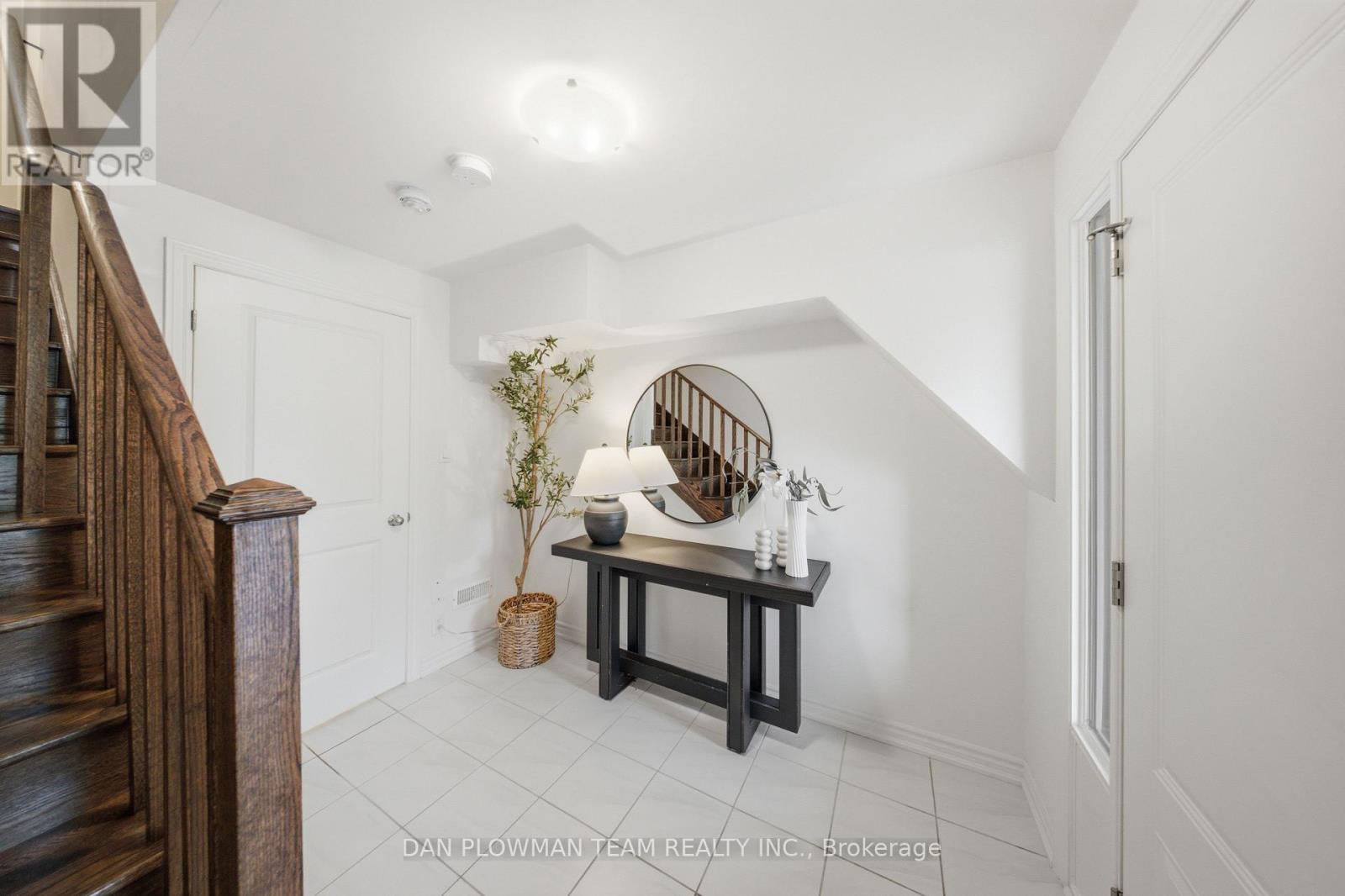 484 SALEM ROAD S - Image 4