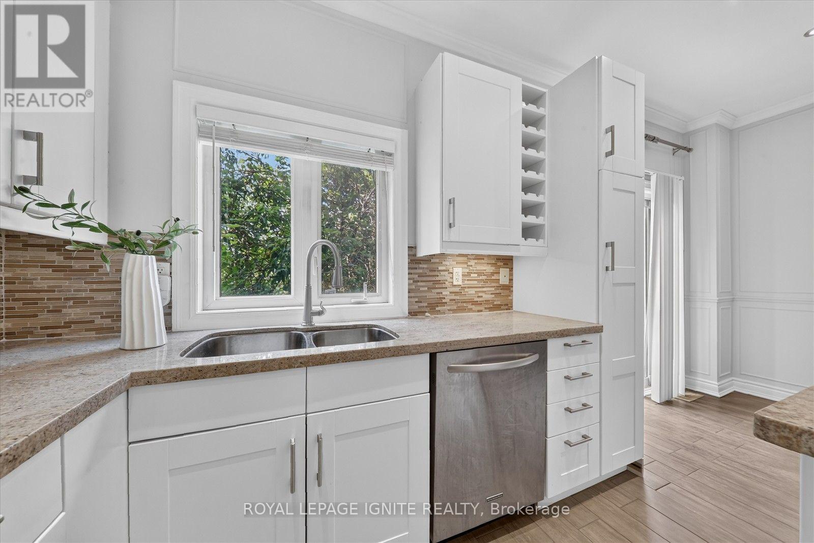 #9 8032 KIPLING AVENUE - 18