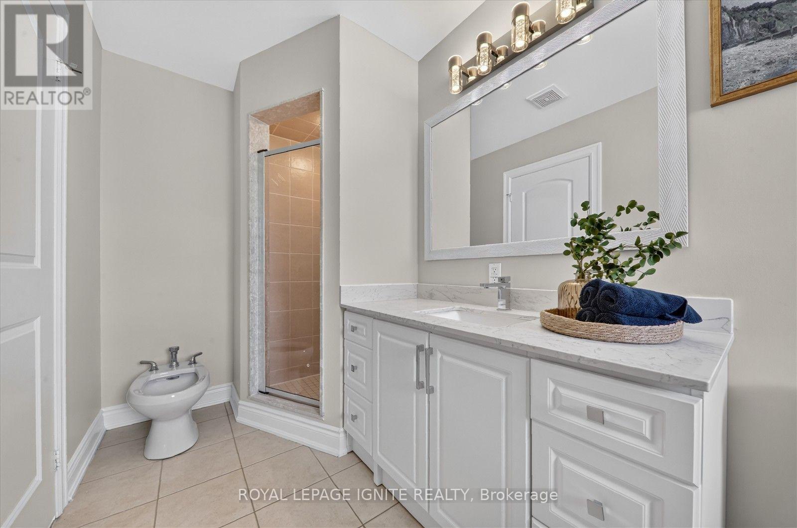 #9 8032 KIPLING AVENUE - 27
