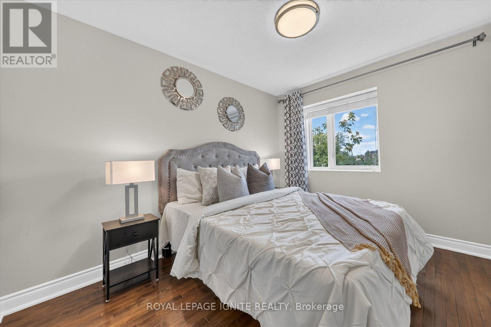 #9 8032 KIPLING AVENUE - 32