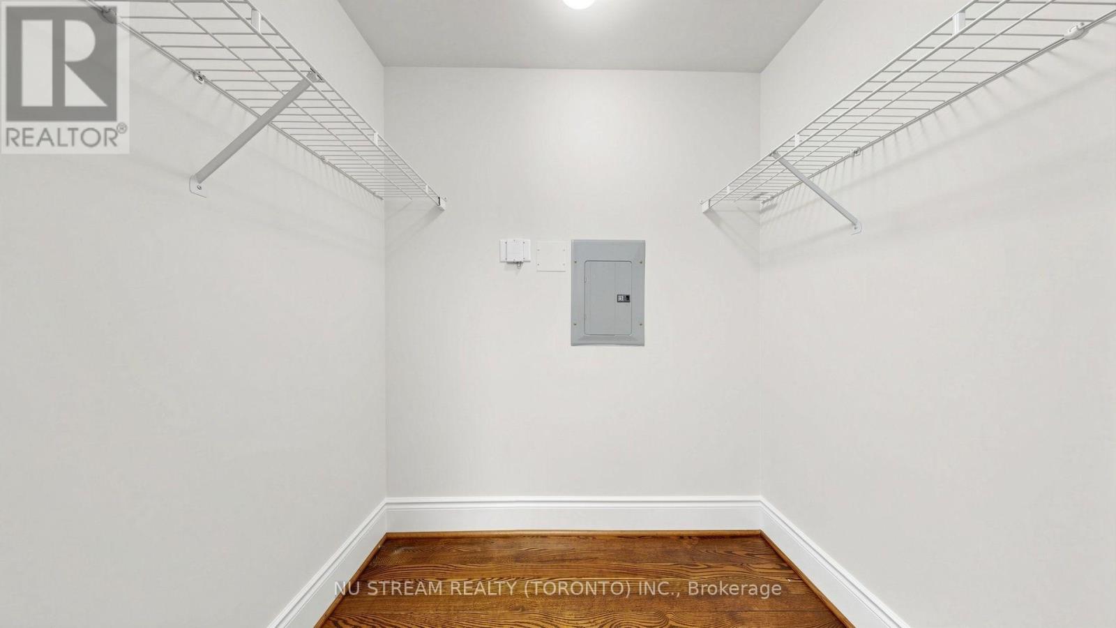 #2211 89 SKYMARK DRIVE - 16