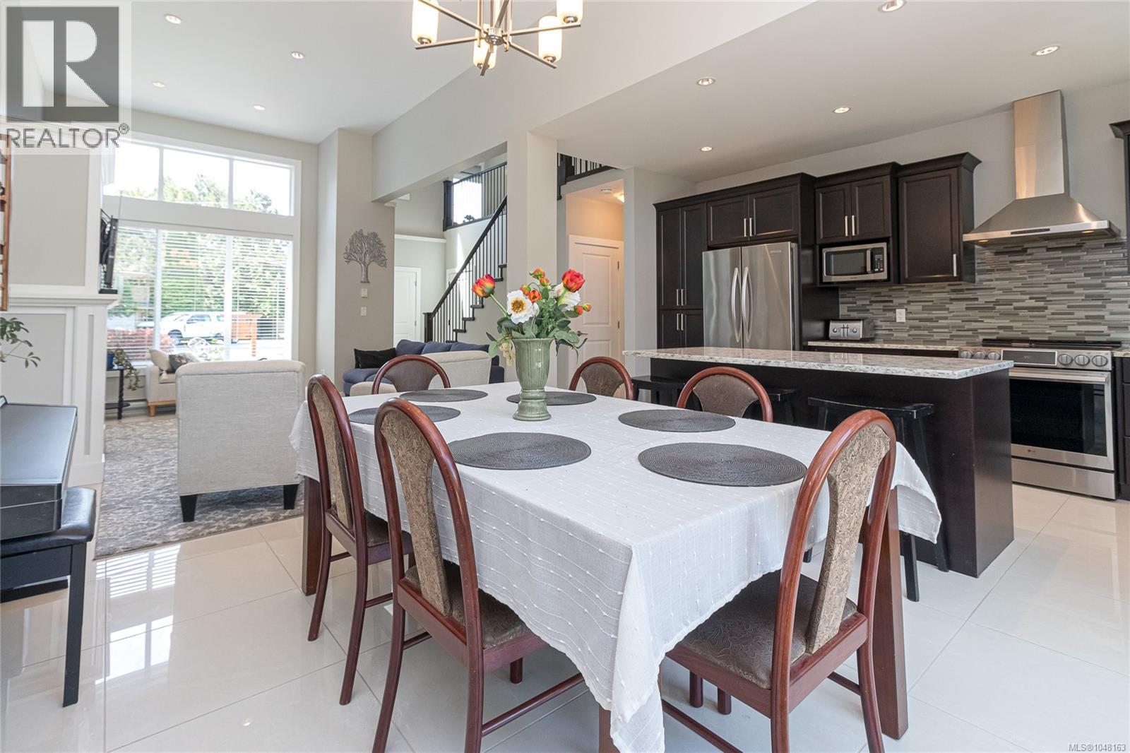 920 Snowdrop Ave, Saanich - Image 1