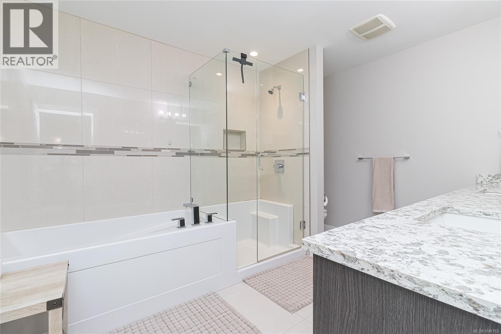 920 Snowdrop Ave, Saanich - Image 1