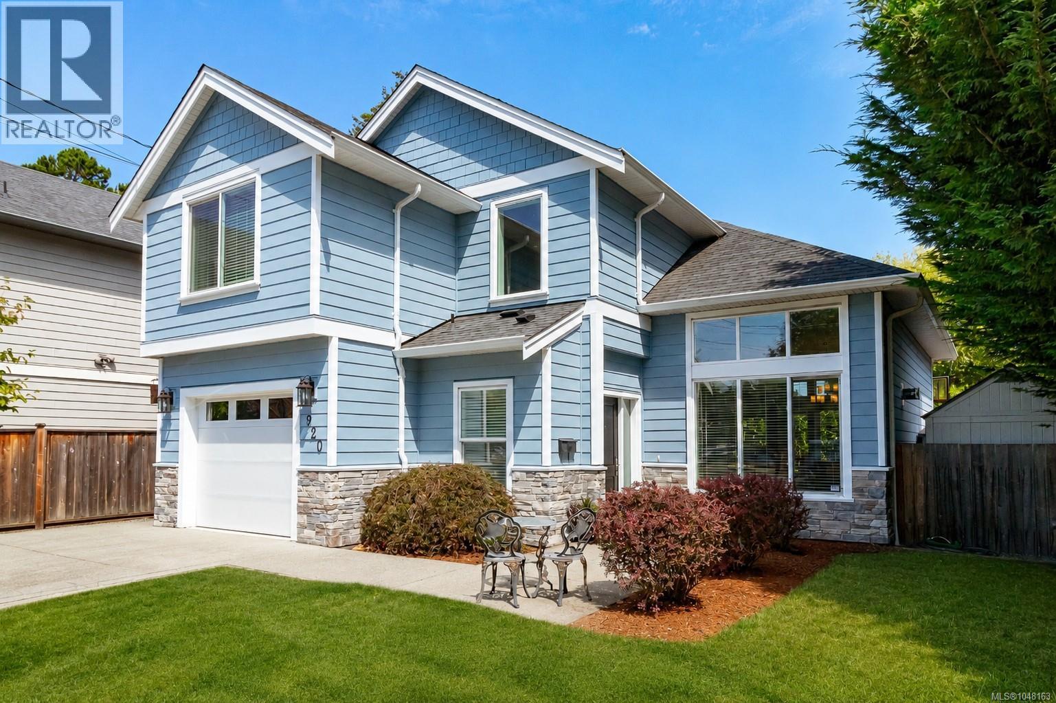 920 Snowdrop Ave, Saanich