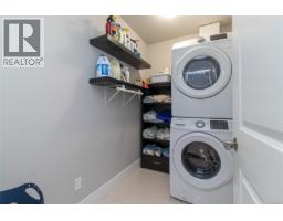 920 Snowdrop Ave, Saanich, BC V8Z2N4 Photo 26