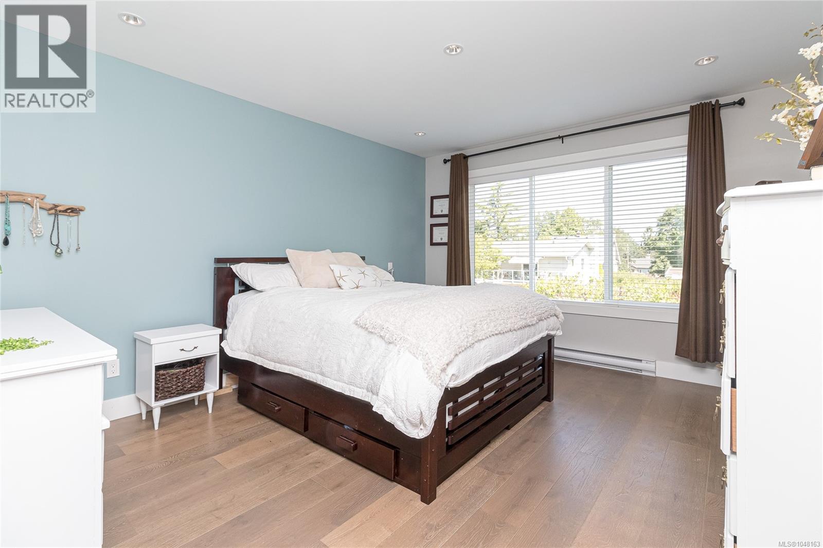 920 Snowdrop Ave, Saanich - Image 1