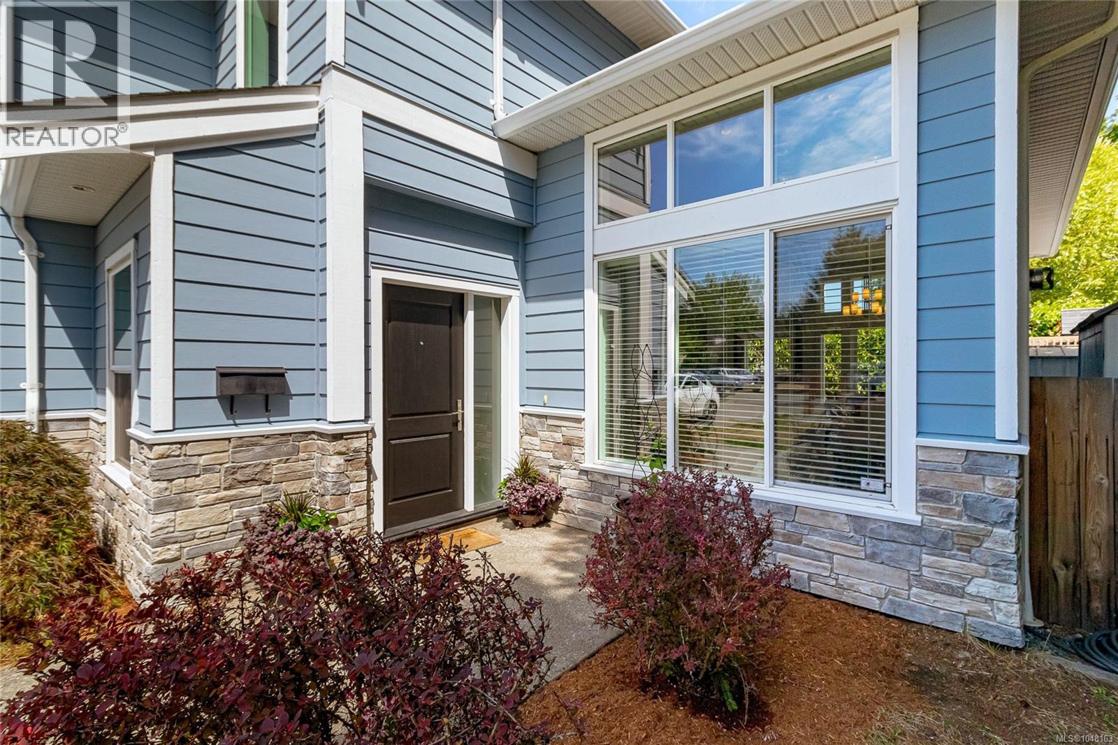 920 Snowdrop Ave, Saanich - Image 1