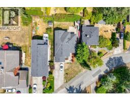 920 Snowdrop Ave, Saanich, BC V8Z2N4 Photo 43