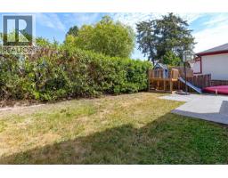 920 Snowdrop Ave, Saanich, BC V8Z2N4 Photo 37