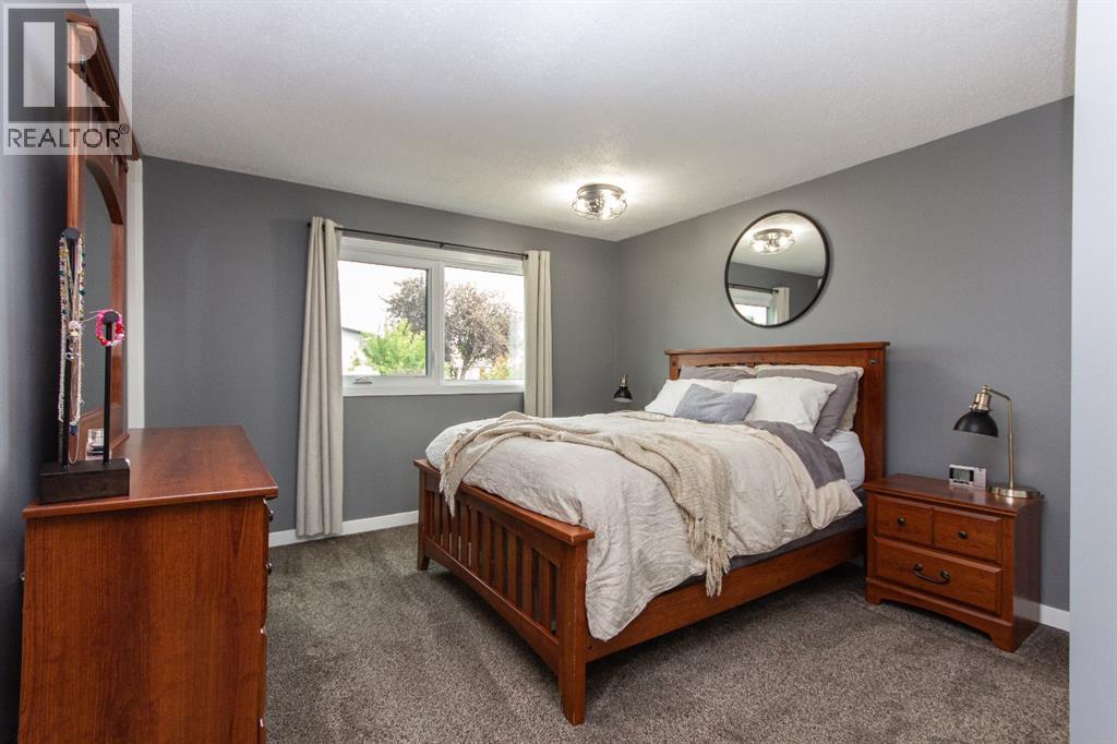 Listing photo – 98 Baird Street, Red Deer