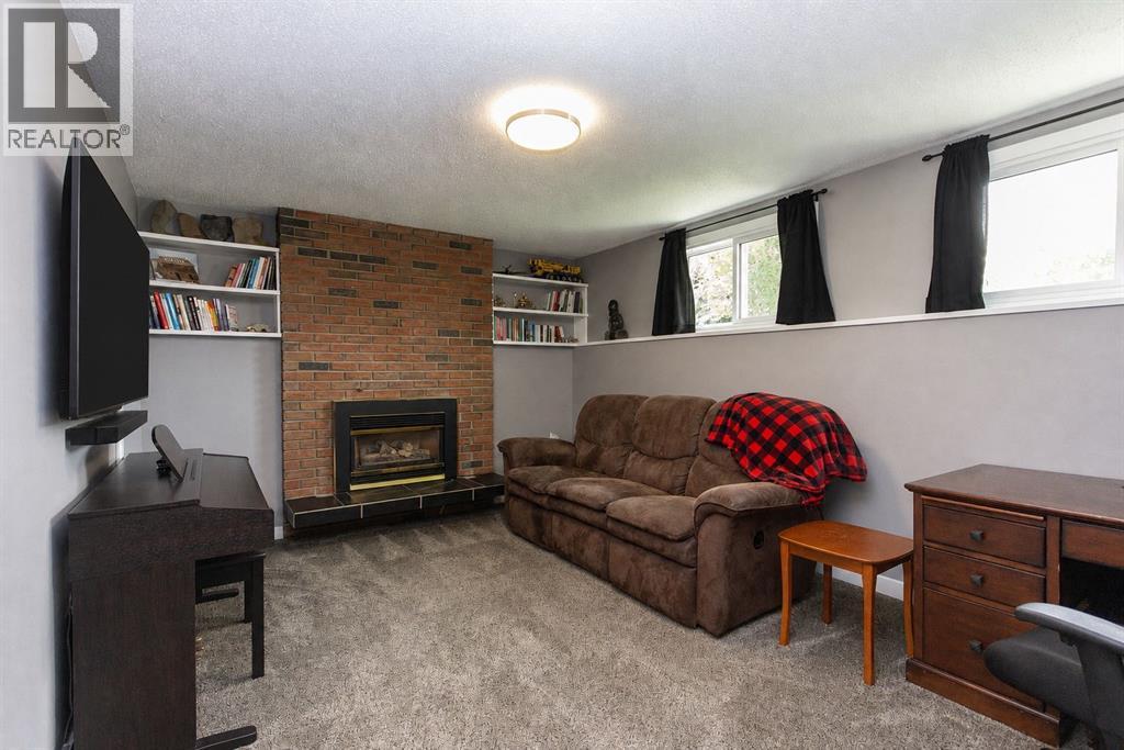 Listing photo – 98 Baird Street, Red Deer
