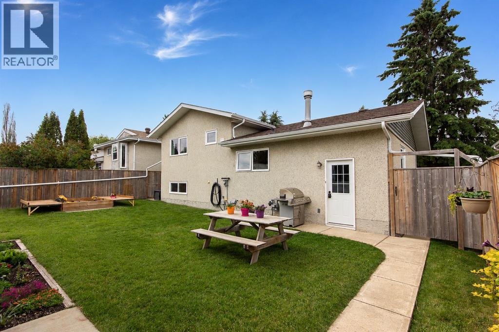 Listing photo – 98 Baird Street, Red Deer