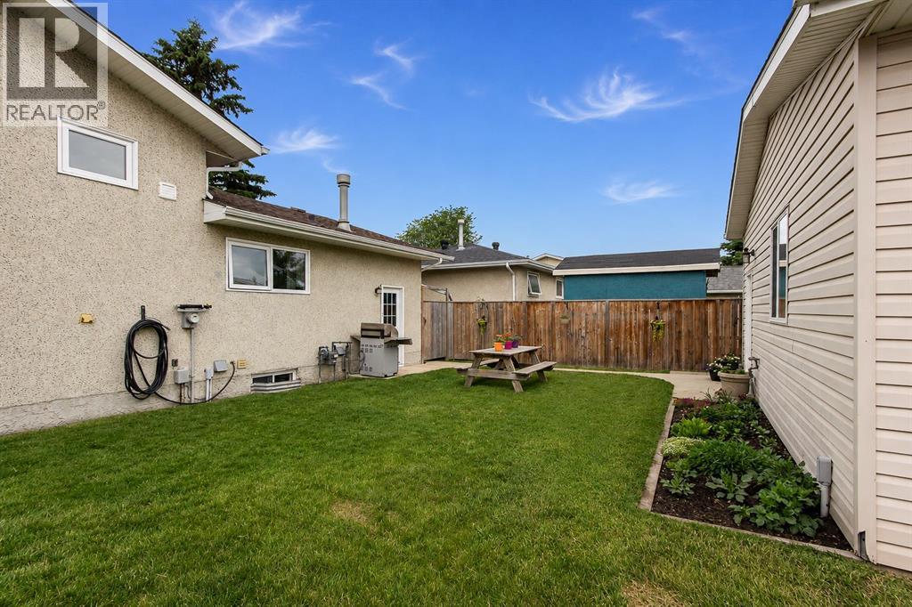 Listing photo – 98 Baird Street, Red Deer