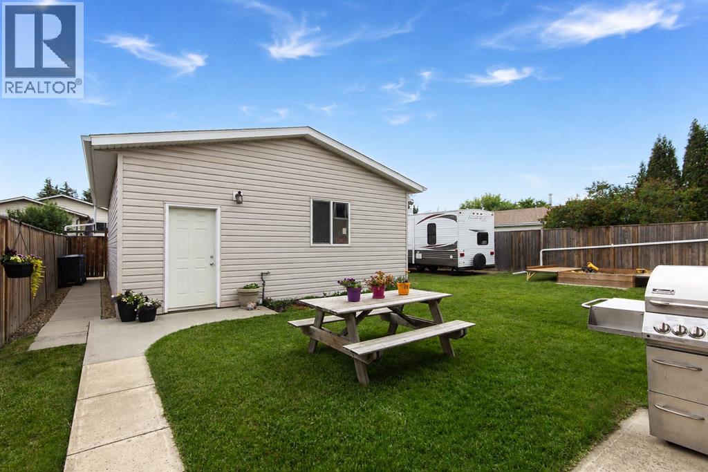 Listing photo – 98 Baird Street, Red Deer