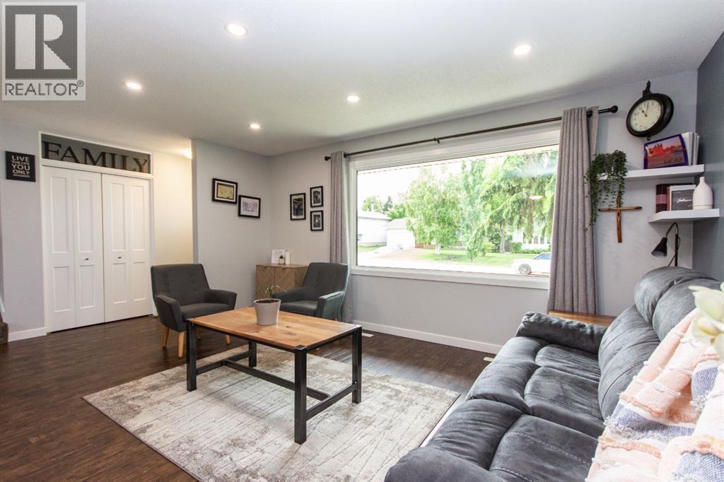 Listing photo – 98 Baird Street, Red Deer