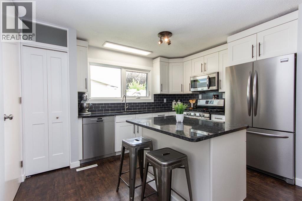 Listing photo – 98 Baird Street, Red Deer