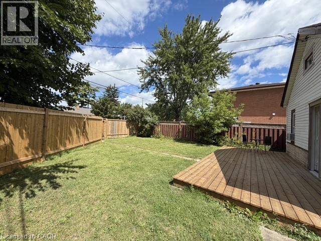 76 AVENUE Road — photo 3