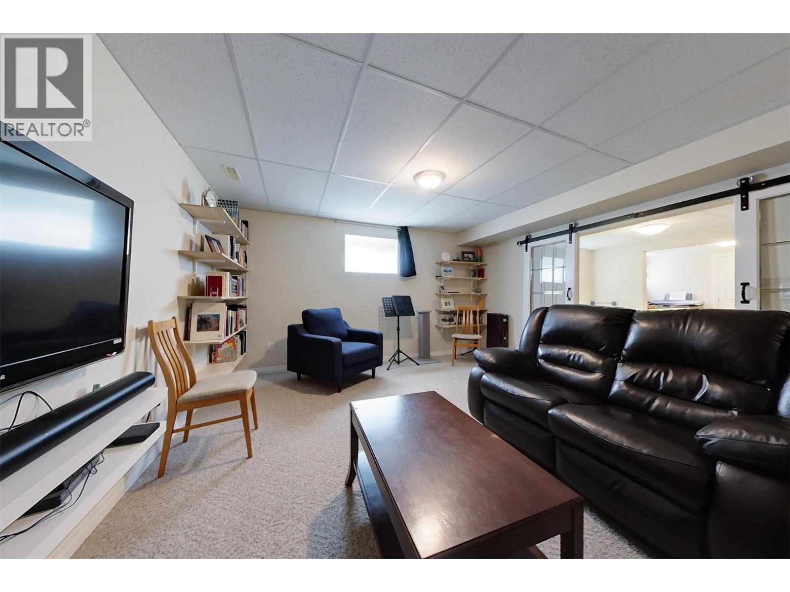 1900 Kelowna Crescent - 20