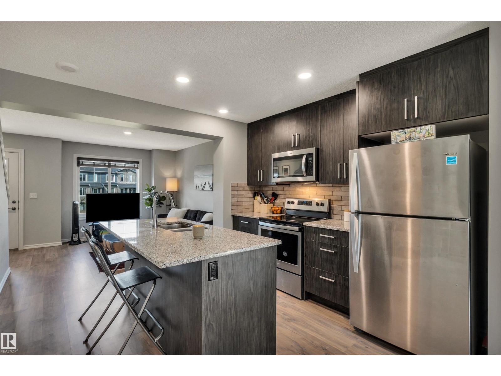 #33 3025 151 AV NW - 10