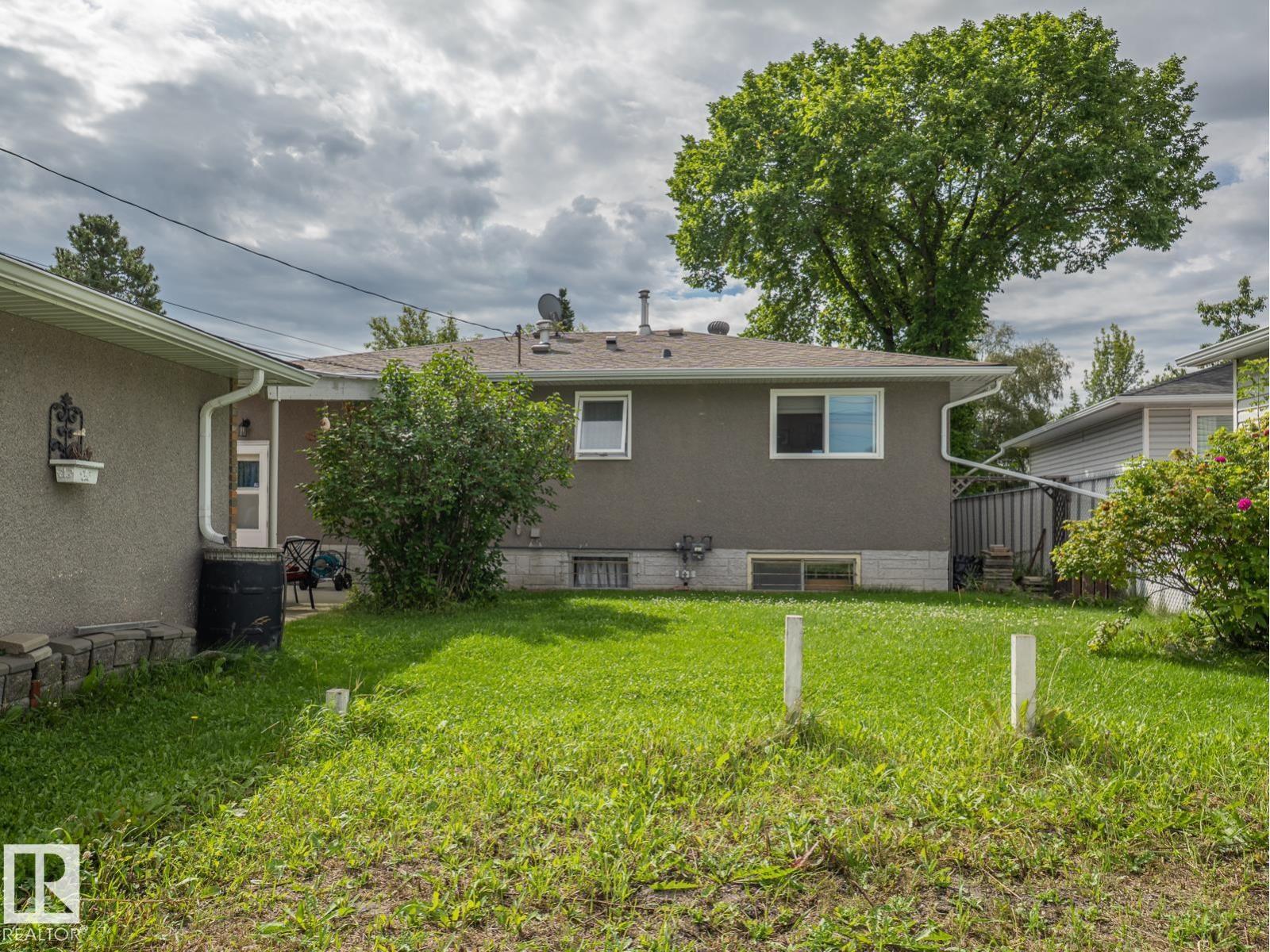16706 80 AV NW - 28