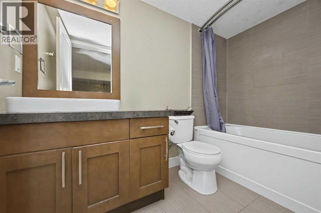 11813 86A Street - 40