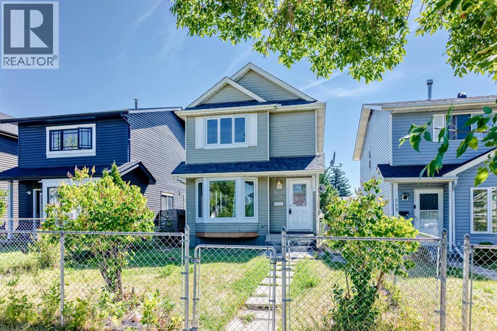 312 Falton Drive NE, Falconridge, Calgary photo 1