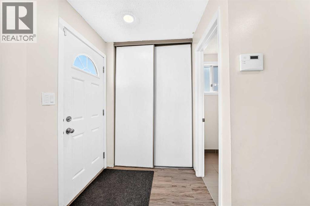 312 Falton Drive NE, Falconridge, Calgary photo 3