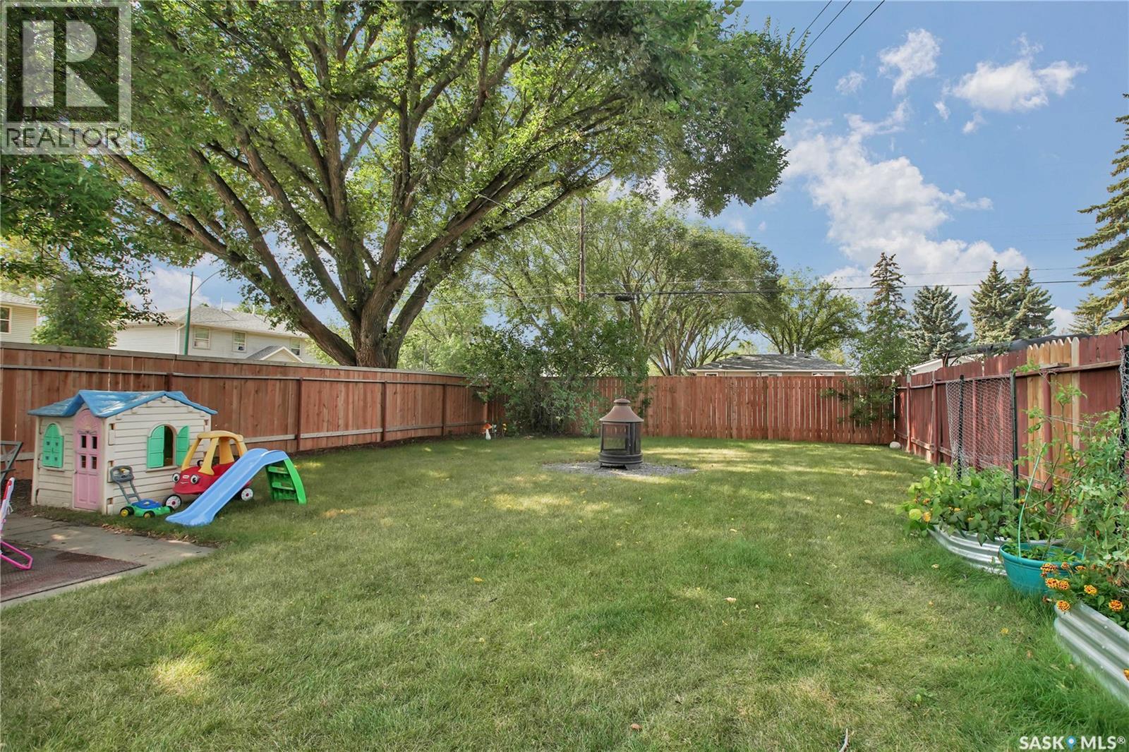 401 R AVENUE N - 23