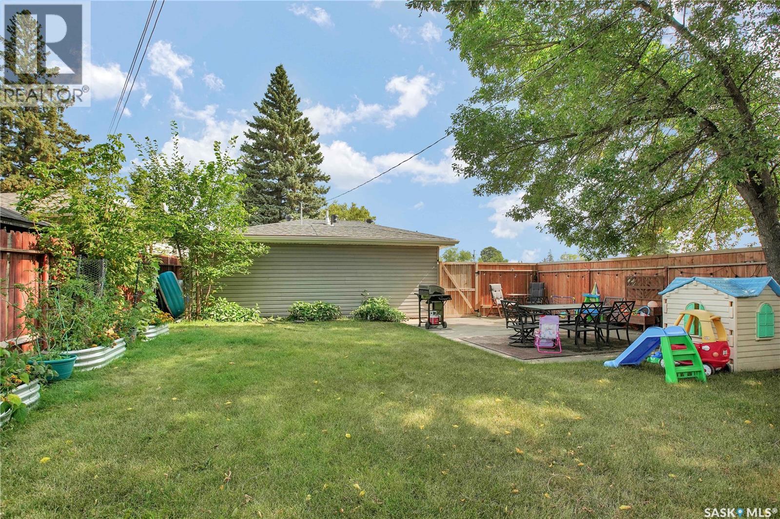 401 R AVENUE N - 24