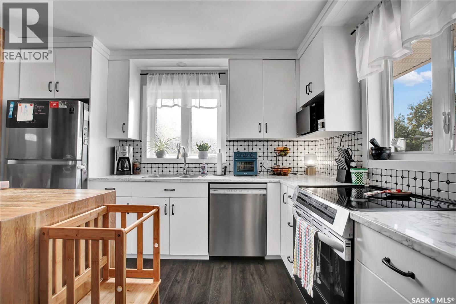 401 R AVENUE N - 9