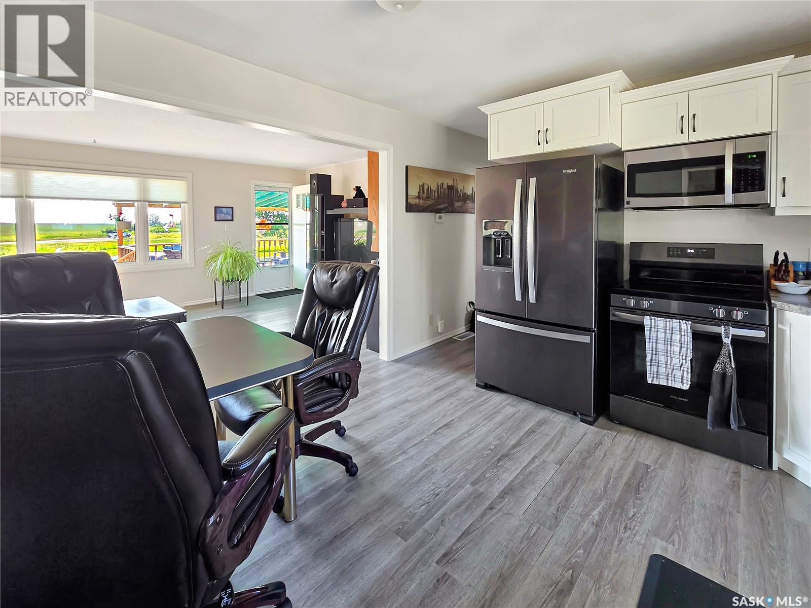16 Railway AVENUE - 10