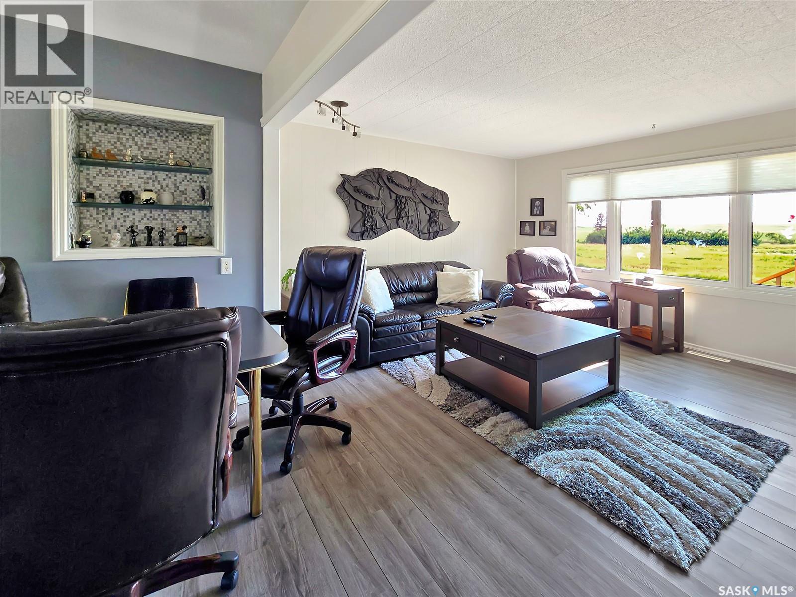 16 Railway AVENUE - 12