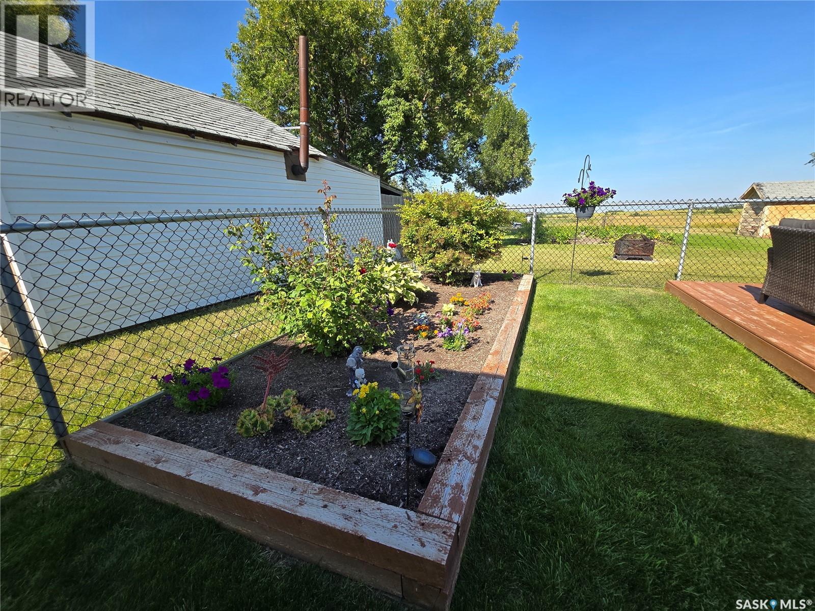 16 Railway AVENUE - 32