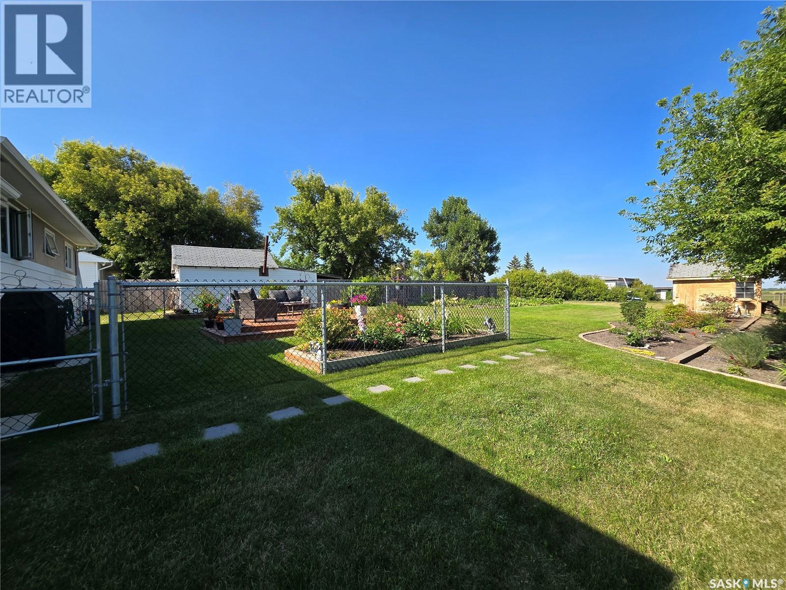 16 Railway AVENUE - 34