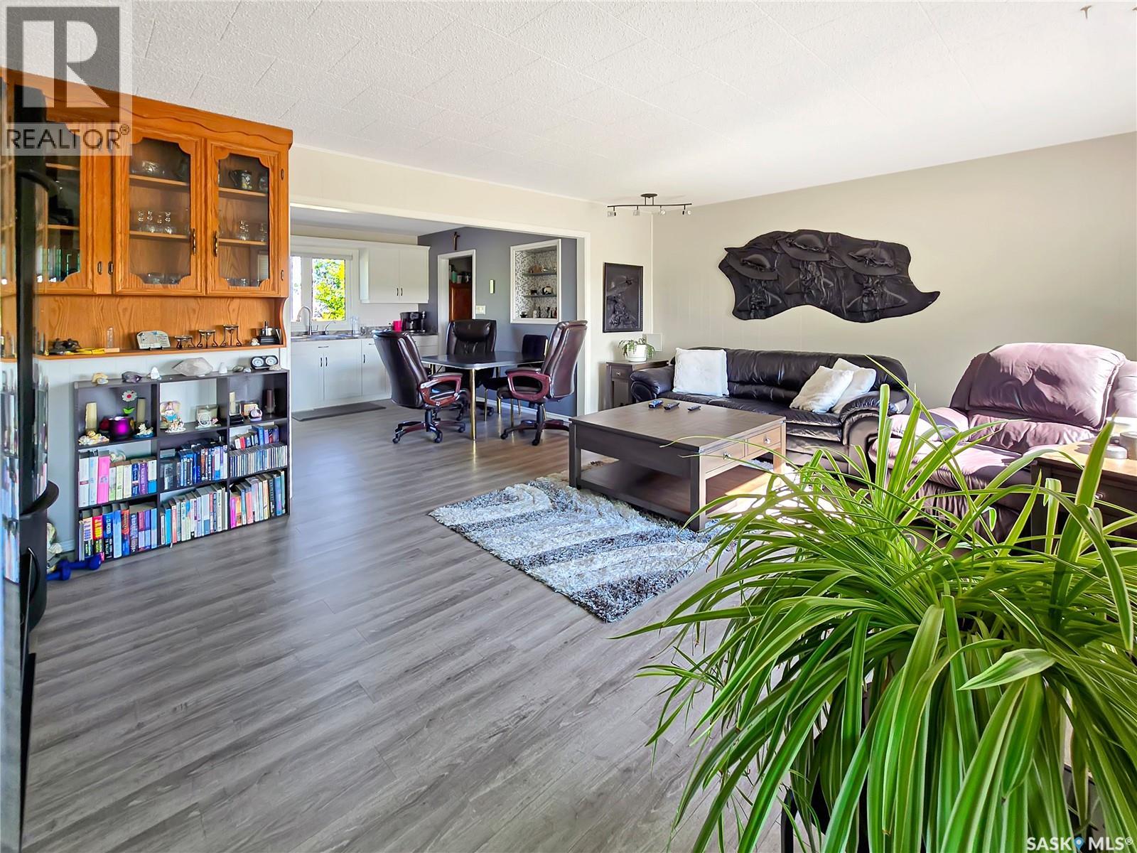 16 Railway AVENUE - 5
