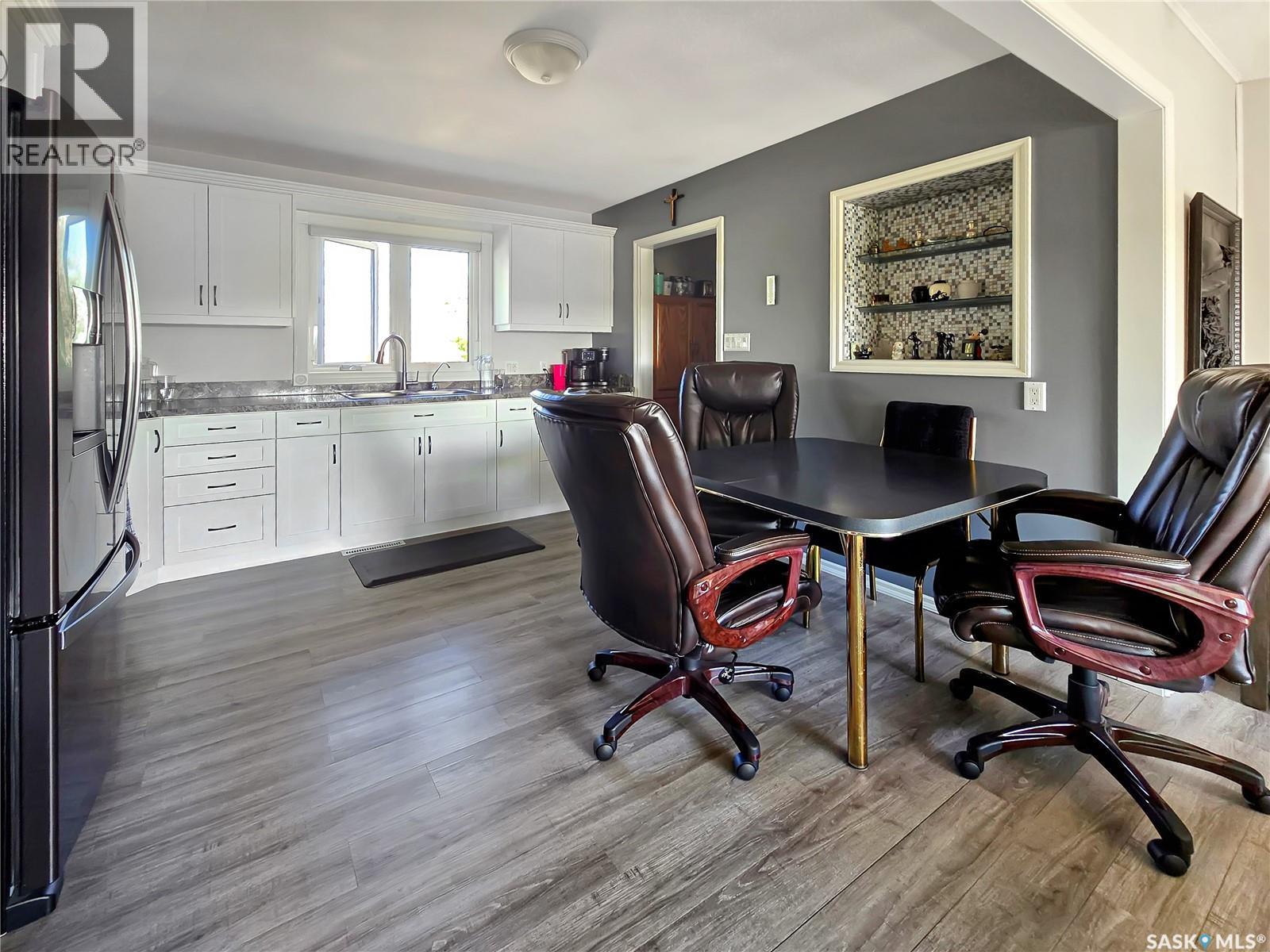 16 Railway AVENUE - 9