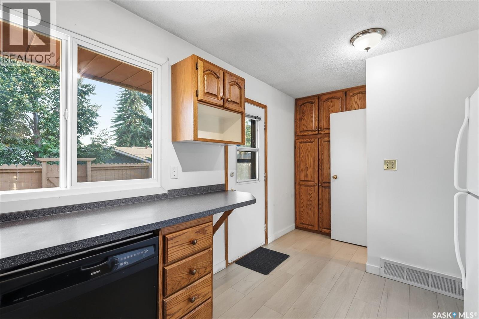 #156 1128 McKercher DRIVE - Image 11