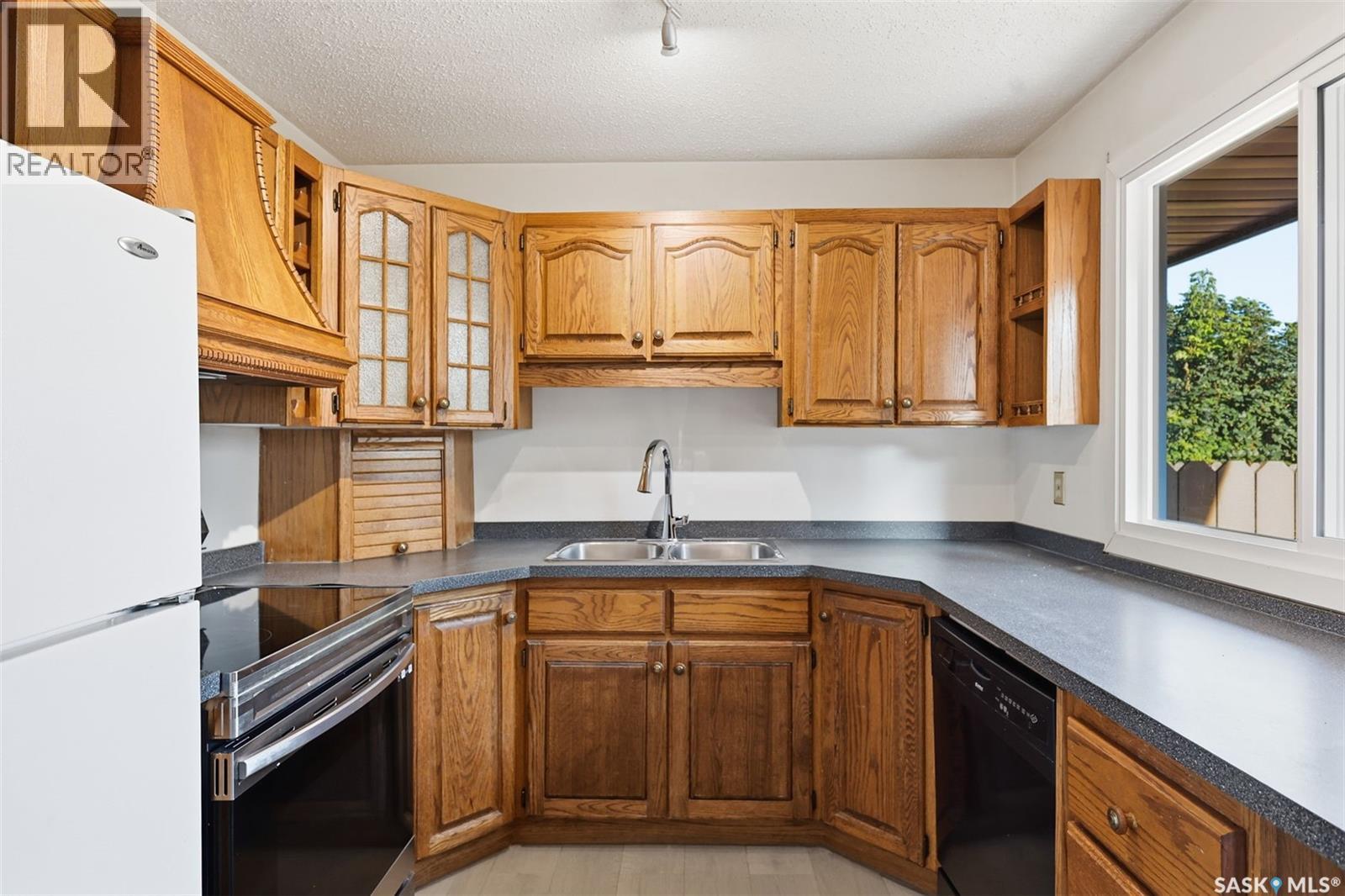 #156 1128 McKercher DRIVE - Image 12