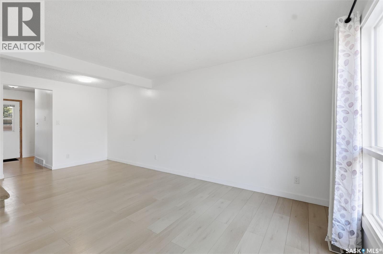 #156 1128 McKercher DRIVE - Image 4